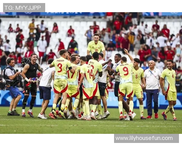 西班牙男足联赛最新动态分析与球队表现评估