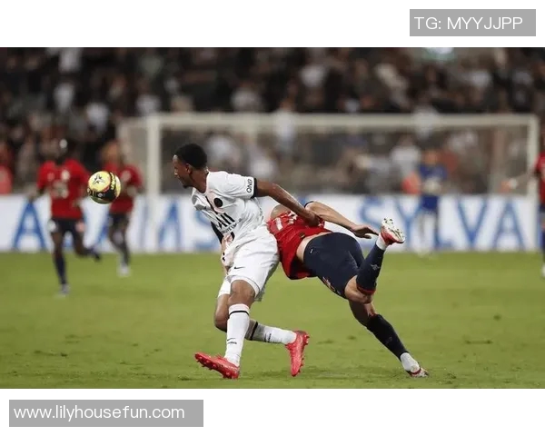 巴黎圣日耳曼不敌里尔,法甲领头羊地位动摇 巴黎圣日耳曼不敌里尔,法甲领头羊地位动摇