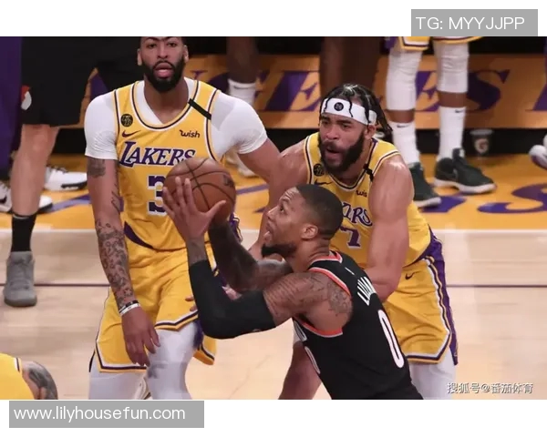 开拓者客场胜老鹰，穆库鲁姆表现抢眼——NBA精彩对决回顾